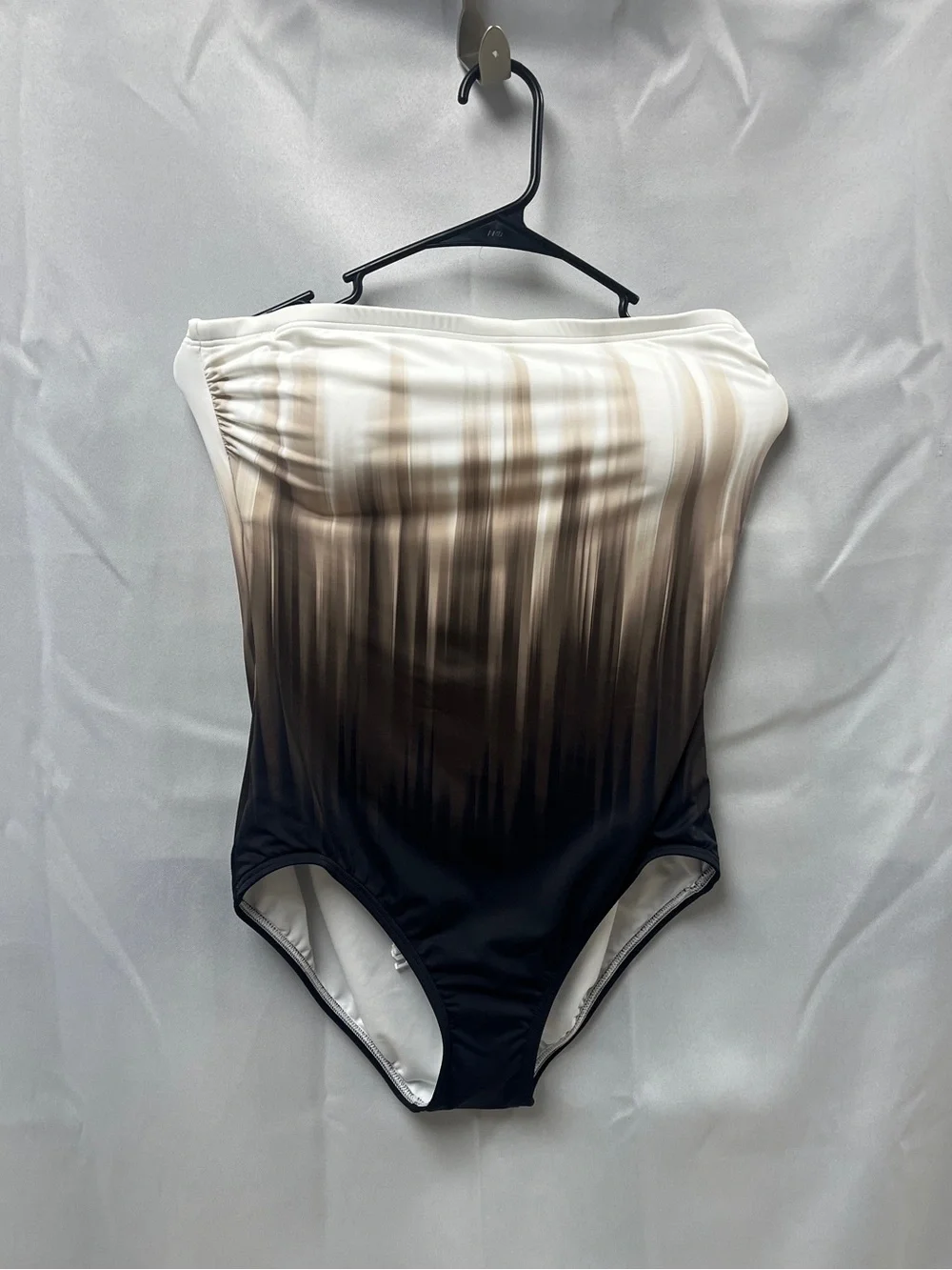 Carmen Marc Volvo Size 14 One Piece Swimsuit ORG $138 (TRack5)